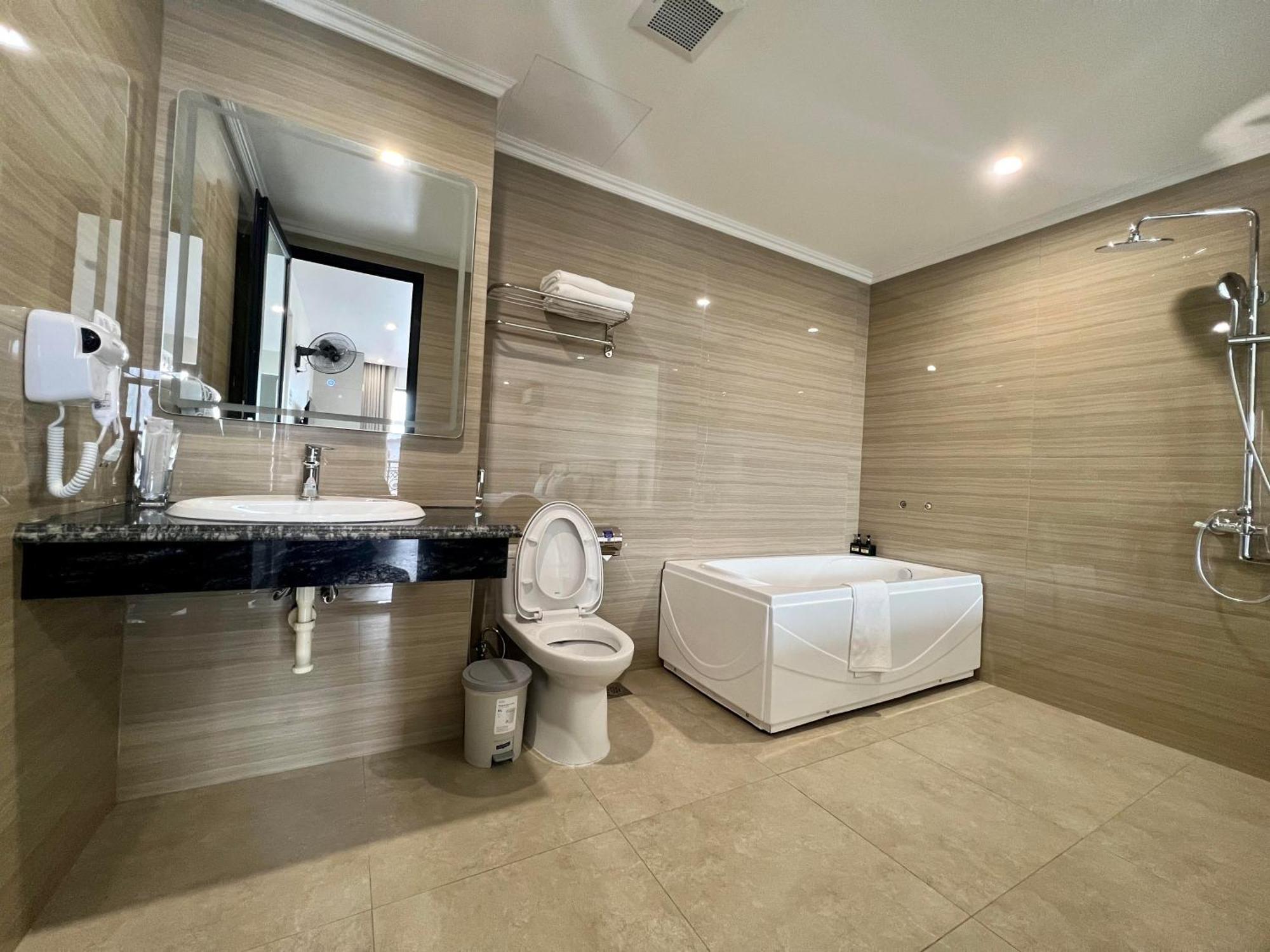 Grand Dragon Noi Bai Hotel Hanoi Exteriör bild