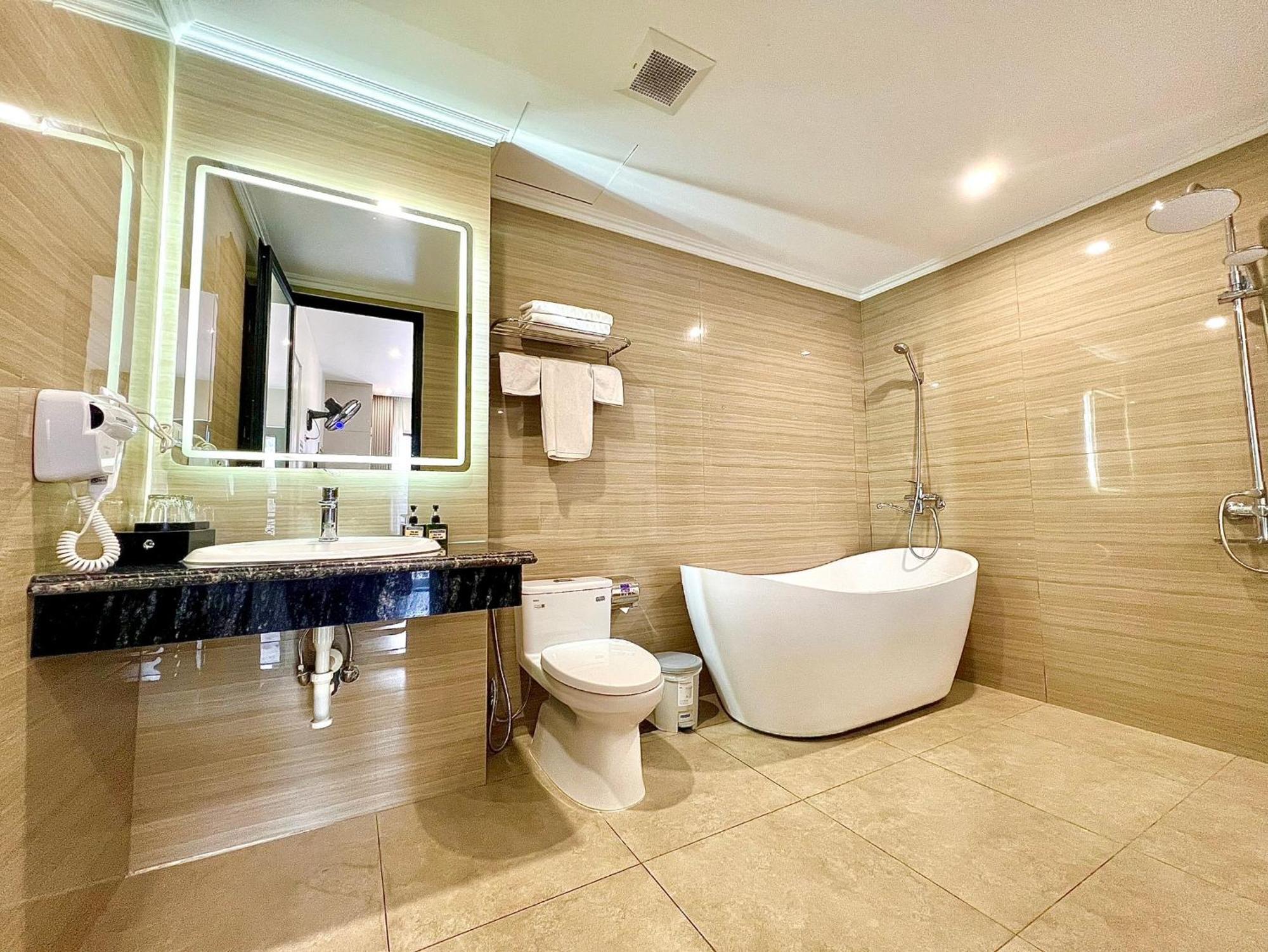 Grand Dragon Noi Bai Hotel Hanoi Exteriör bild